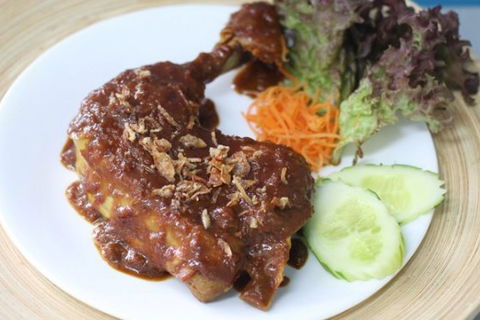 Betawi Indonesian Restaurant - Accommodation Mooloolaba 3