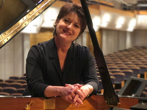 Selby & Friends: Love & Romance - Accommodation Mooloolaba 0