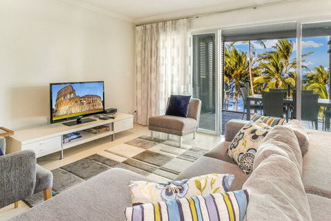 Island Views - Accommodation Mooloolaba 4