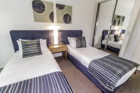 Island Views - Accommodation Mooloolaba 7