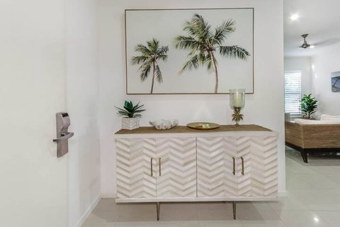 Island Views - Accommodation Mooloolaba 2