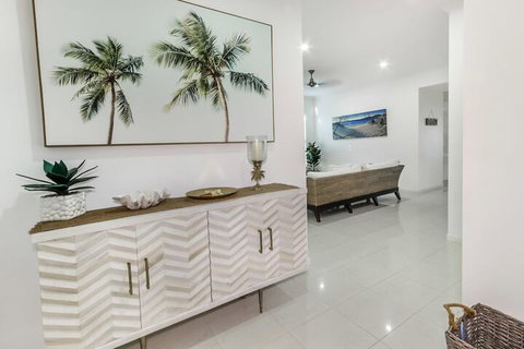 Island Views - Accommodation Mooloolaba 1