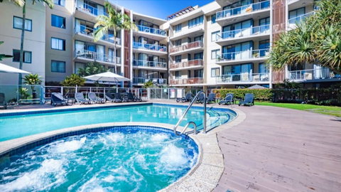Swell Resort Burleigh Beach - Accommodation Mooloolaba 3