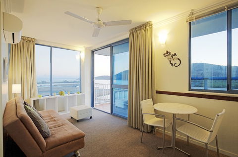At Whitsunday Vista Holiday Apartments - Accommodation Mooloolaba 6