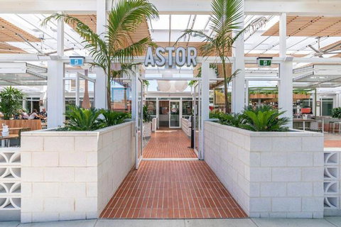 Astor Hotel Motel - Accommodation Mooloolaba 3