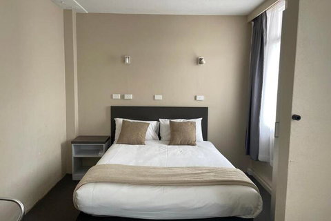 Astor Hotel Motel - Accommodation Mooloolaba 7