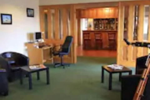 Aviators Lodge Motel - Accommodation Mooloolaba 2