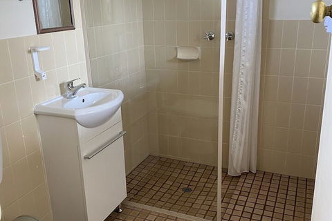 Aviators Lodge Motel - Accommodation Mooloolaba 6