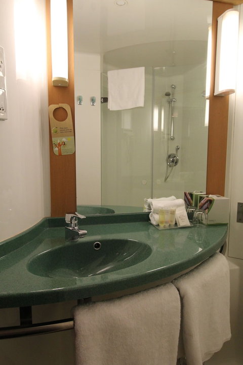 Ibis Newcastle - Accommodation Mooloolaba 6