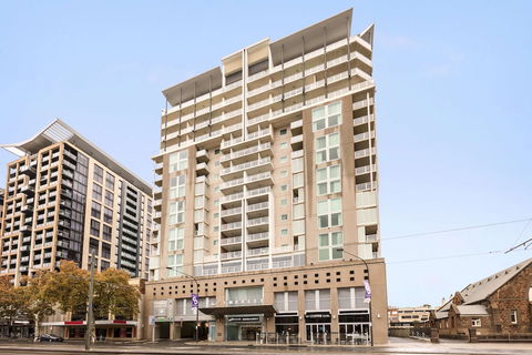 Oaks Adelaide Embassy Suites - Accommodation Mooloolaba 0