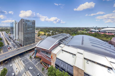 Oaks Adelaide Embassy Suites - Accommodation Mooloolaba 4