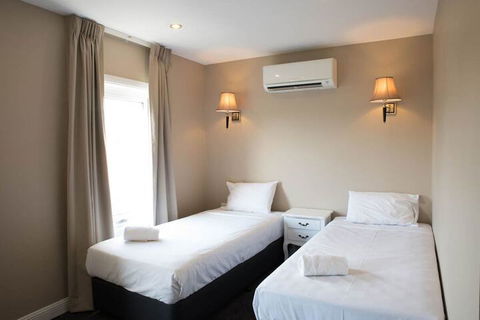 Lily Sands Inn - Accommodation Mooloolaba 3