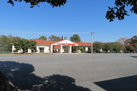 Bishops Lodge Narrandera - Accommodation Mooloolaba 0