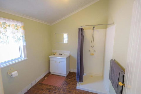 Lewana Cottages - Accommodation Mooloolaba 6