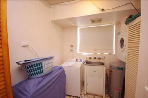 Avilla Court 2 - Accommodation Mooloolaba 4
