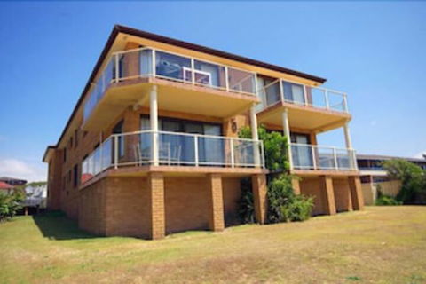 Avilla Court 2 - Accommodation Mooloolaba 0