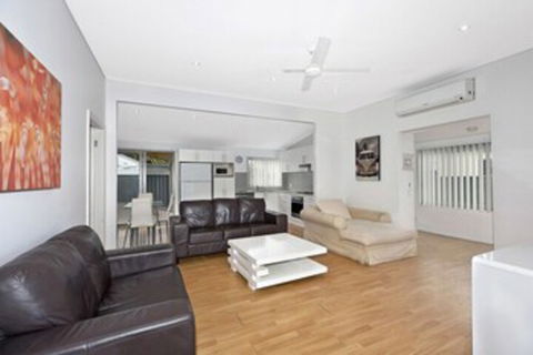 Oakland Cottage - Accommodation Mooloolaba 0