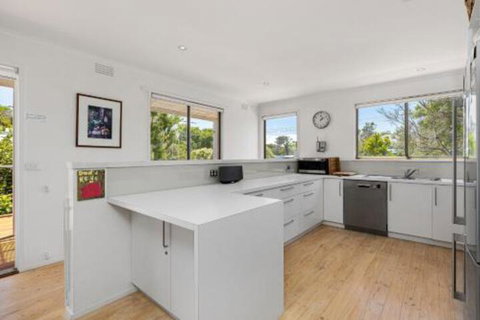 Coastal Retreat In Blairgowrie - Accommodation Mooloolaba 3