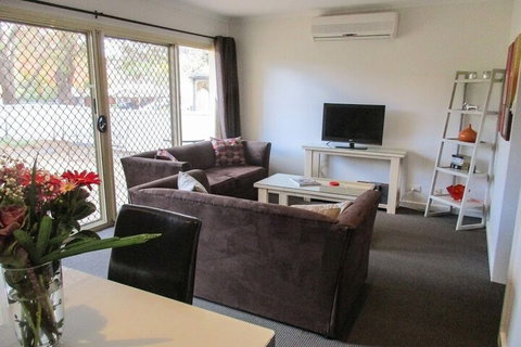 Angaston Mews Apartments - Accommodation Mooloolaba 4