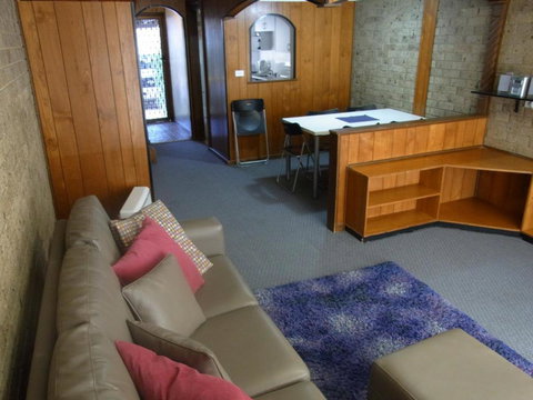 A Furnished Townhouse In Goulburn - Accommodation Mooloolaba 4