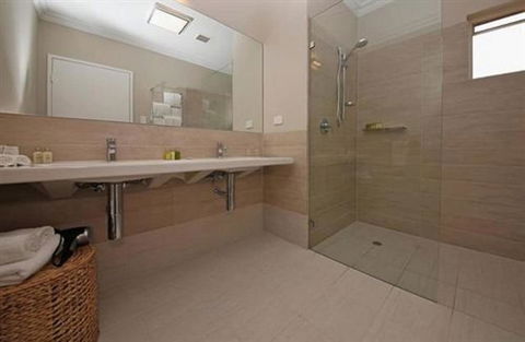 The Marina Hotel - Mindarie - Accommodation Mooloolaba 2
