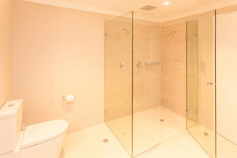 The Marina Hotel - Mindarie - Accommodation Mooloolaba 6