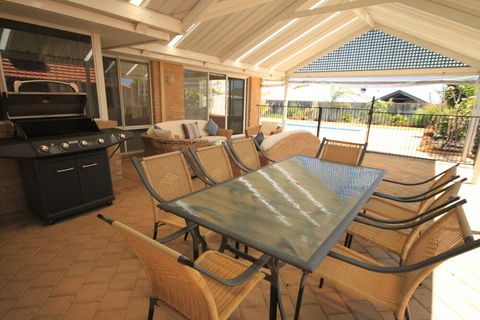 Castaway - Accommodation Mooloolaba 5