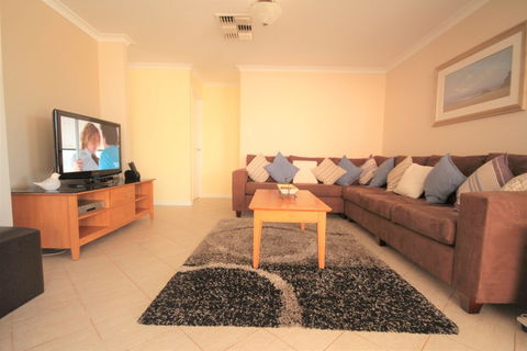 Castaway - Accommodation Mooloolaba 4