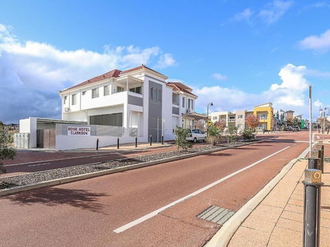 Rose Hotel Clarkson - Accommodation Mooloolaba 0