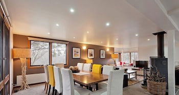 Aosta - Accommodation Mooloolaba 1