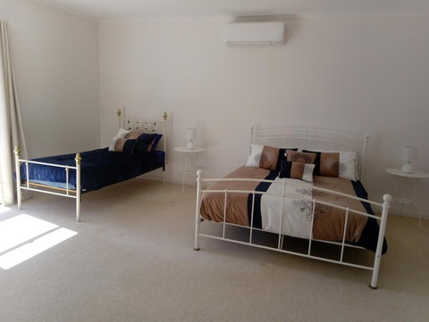 Hilltop Escape B&B - Accommodation Mooloolaba 4