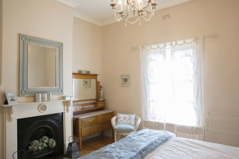 Azalea Cedar-Rose Villa - Accommodation Mooloolaba 5