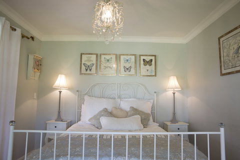 Azalea Cedar-Rose Villa - Accommodation Mooloolaba 6