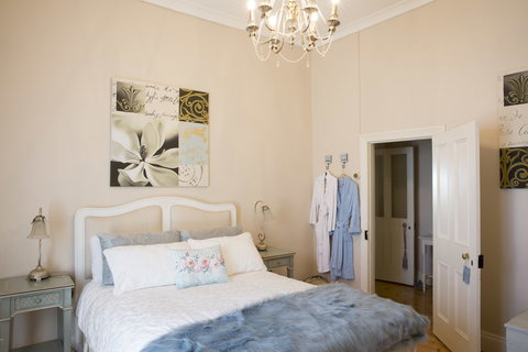 Azalea Cedar-Rose Villa - Accommodation Mooloolaba 2