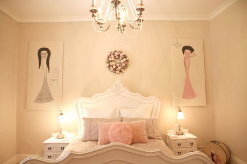 Azalea Cedar-Rose Villa - Accommodation Mooloolaba 1