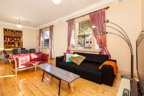 MADELINE, 1BDR Fitzroy Apartment - Accommodation Mooloolaba 0