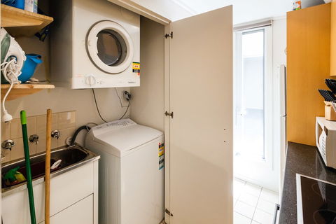 NAOMI, 2BDR South Melbourne Apartment - Accommodation Mooloolaba 0