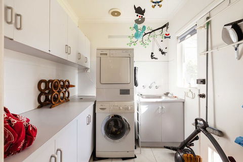 KELLY, 3BDR Northcote House - Accommodation Mooloolaba 2