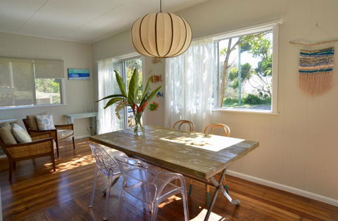 Tallowood Beachfront Cottage - Accommodation Mooloolaba 2