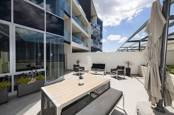 Accommodate Canberra - Lakefront - Accommodation Mooloolaba 6