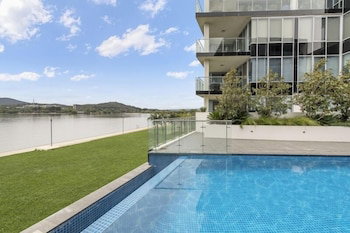 Accommodate Canberra - Lakefront - Accommodation Mooloolaba 4