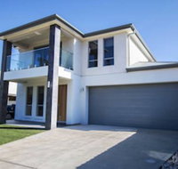 The Races - Swanport - Accommodation Mooloolaba