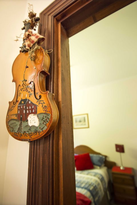 Creek Cottage - Accommodation Mooloolaba 2