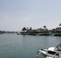 Serviced Waterfront Whole Villa - Accommodation Mooloolaba