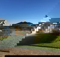 Golf and Beach Retreat - Accommodation Mooloolaba