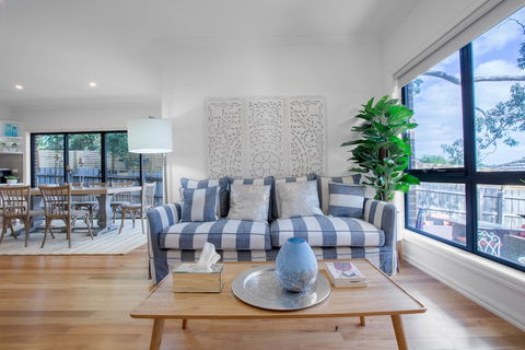 AUJOY 3 Bed Townhouse Burwood 1 - Accommodation Mooloolaba 5