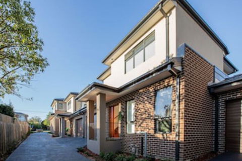 AUJOY 4 Bed Townhouse Burwood 2 - Accommodation Mooloolaba 0