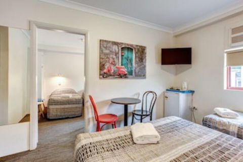 Arena Hotel - Accommodation Mooloolaba 0
