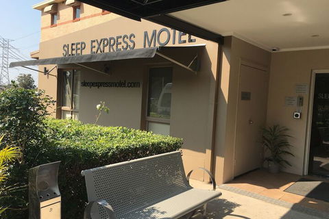Arena Hotel - Accommodation Mooloolaba 2