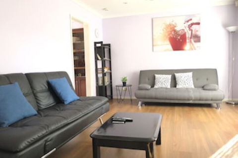 Canberra Entire House 3 Bedroom - Accommodation Mooloolaba 0